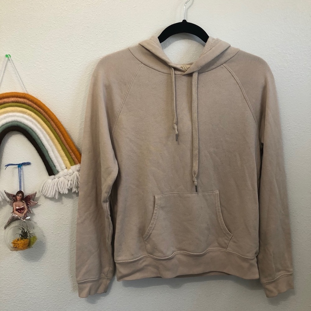 creme fitted hoodie 🤎
